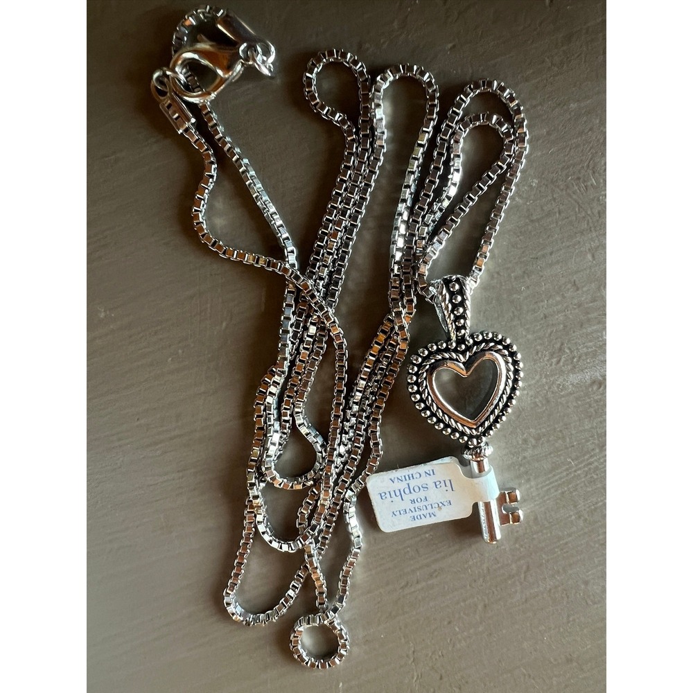 Lia Sophia Heart Key Pendant Necklace 32in Silver Tone Box‎ Chain Whimsigoth